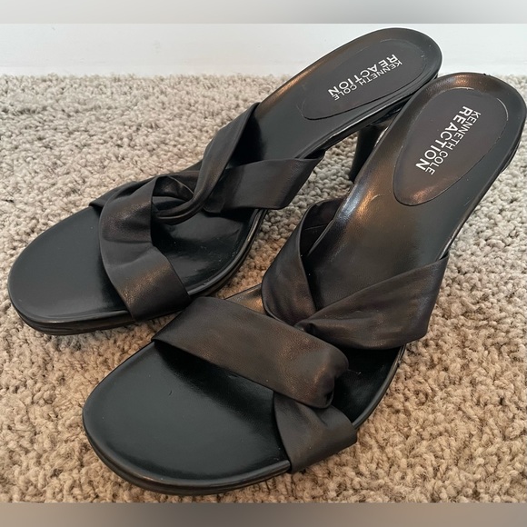 Kenneth Cole Strappy Leather Sandals - Picture 4 of 7